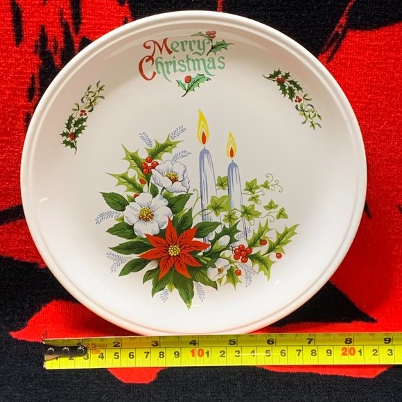 Vintage Christmas Plate. Made In England. Decorated In Canada. Very Good Conditi - Picture 9 of 9